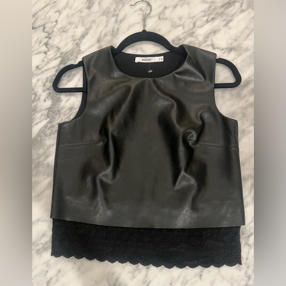 NEW! Bailey 44 Top